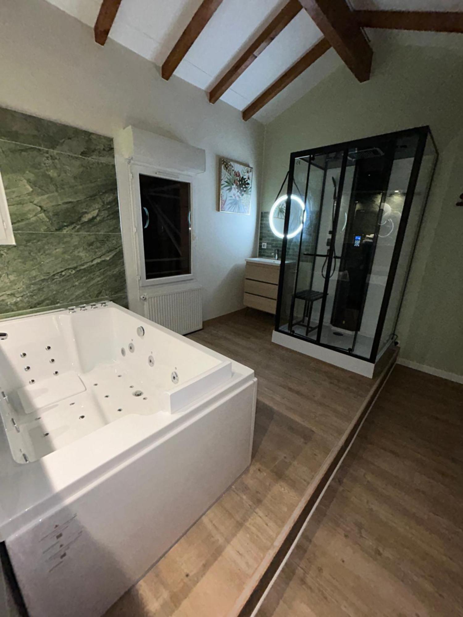 Appart Hotel Le 8 La Suite & Spa - Parking Gratuit - Mâcon Extérieur photo